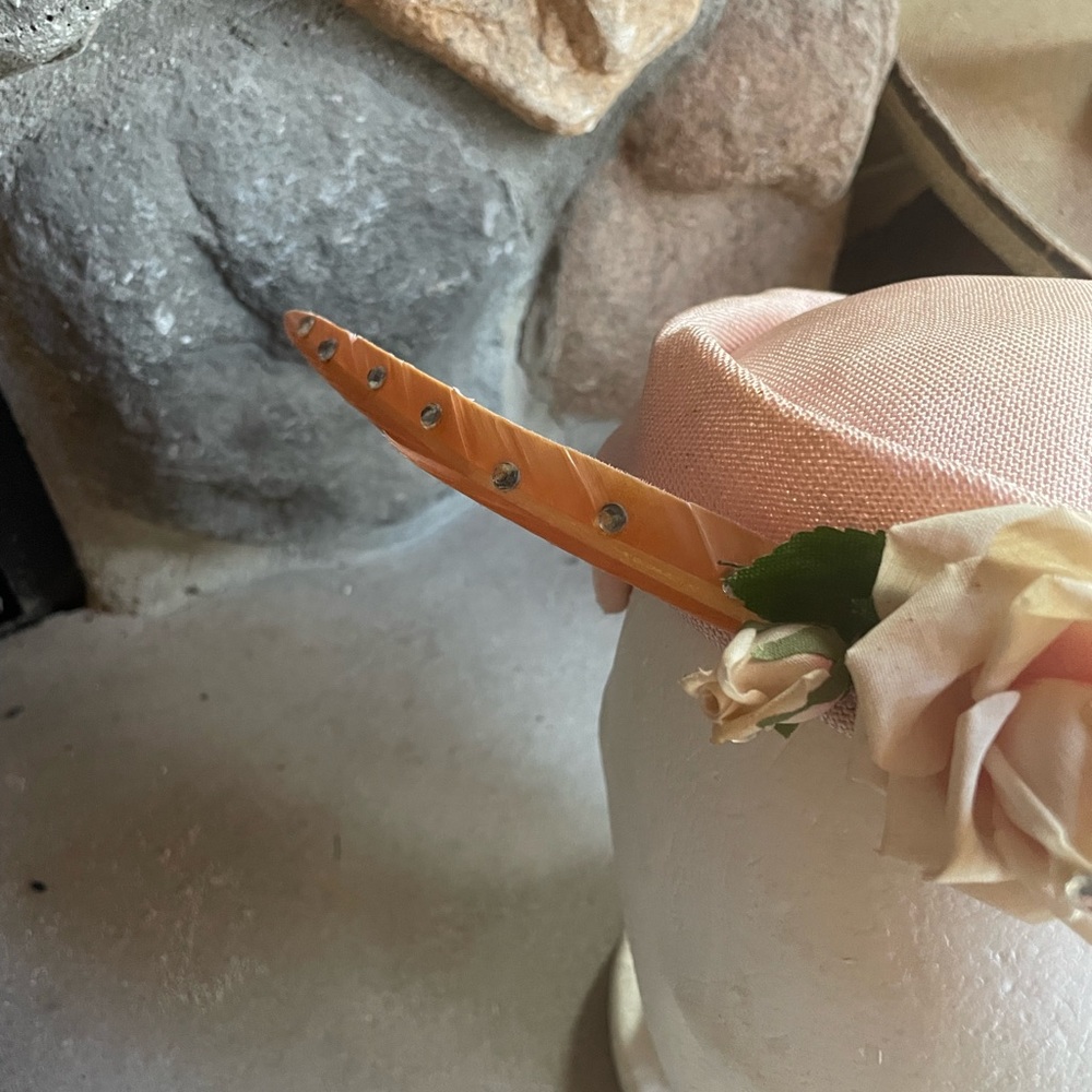 1940s Pale Pink Floral‎ Pillbox Hat - Picture 3 of 7